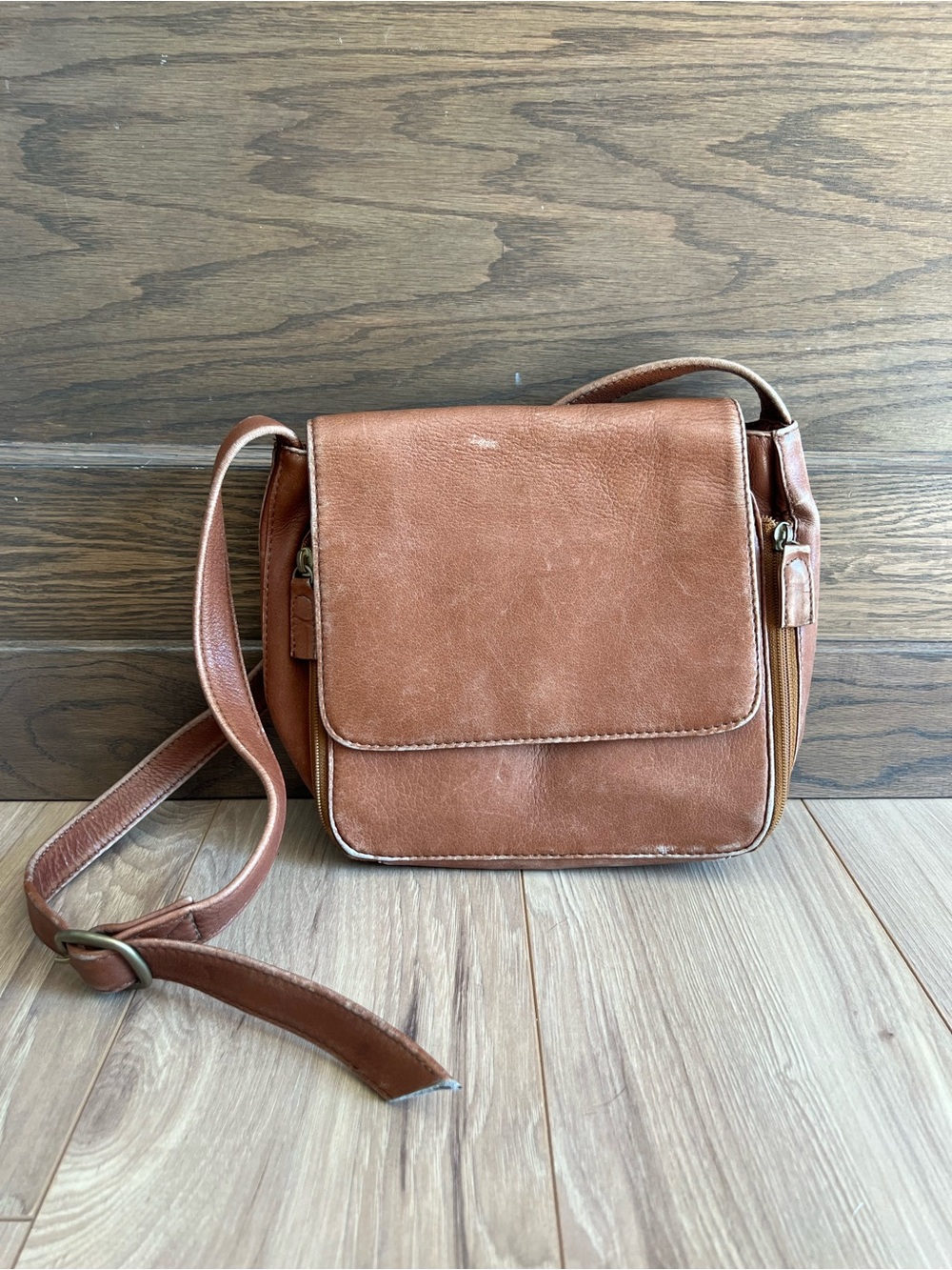Vintage HOBO INTERNATIONAL Genuine Brown Leather Crossbody Bag - Shoulder Bag